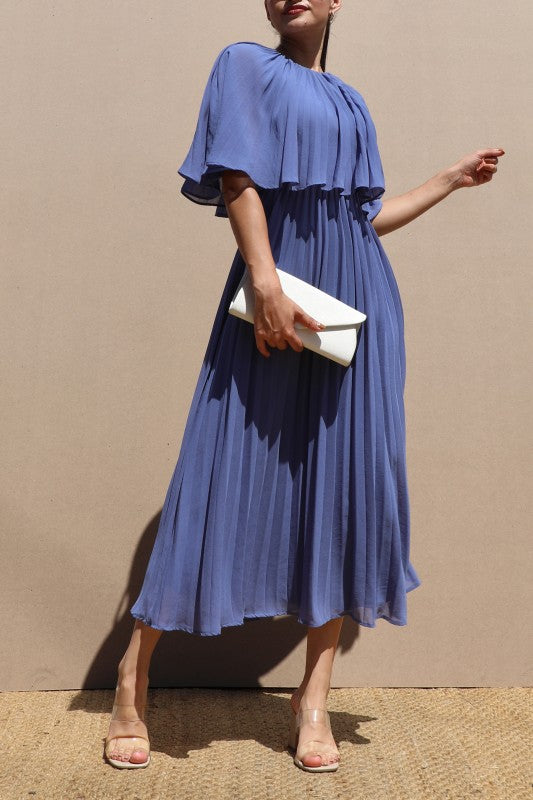 Vestido plisado con mangas