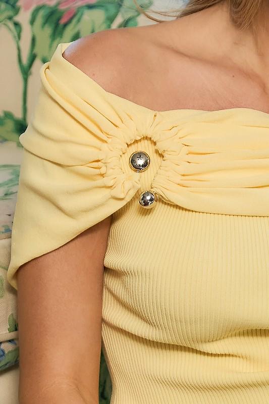 Top con hombros descubiertos